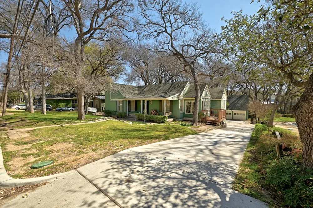 2007 Sharon Lane Austin, TX 78703