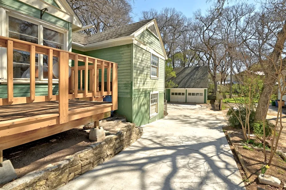 2007 Sharon Lane Austin, TX 78703