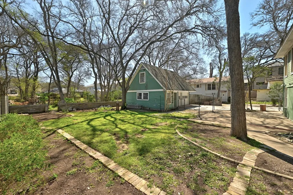 2007 Sharon Lane Austin, TX 78703