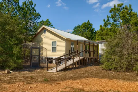 270 Kelley Road W
