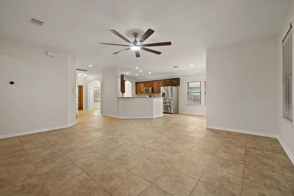 18905 Shallow Pond Trail Pflugerville, TX 78660