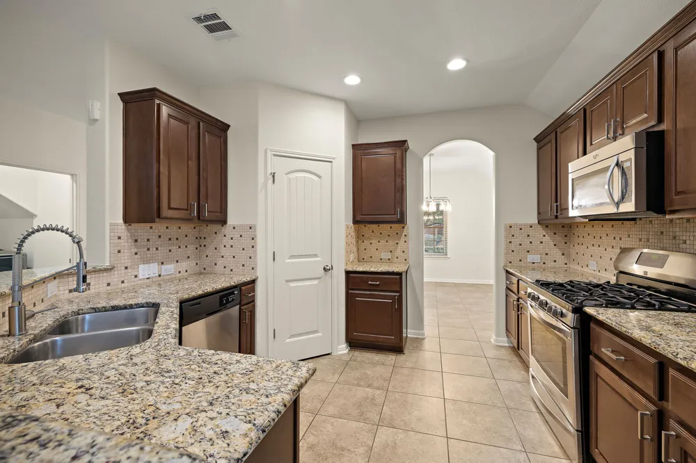 18905 Shallow Pond Trail Pflugerville, TX 78660