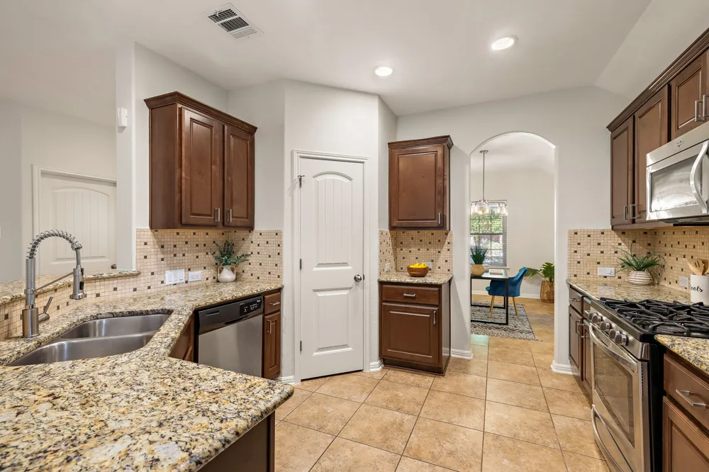18905 Shallow Pond Trail Pflugerville, TX 78660