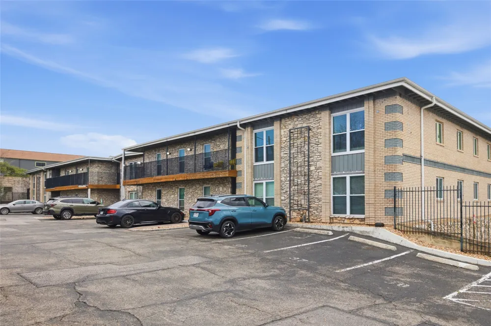 2401 Manor Road #232 Austin, TX 78722