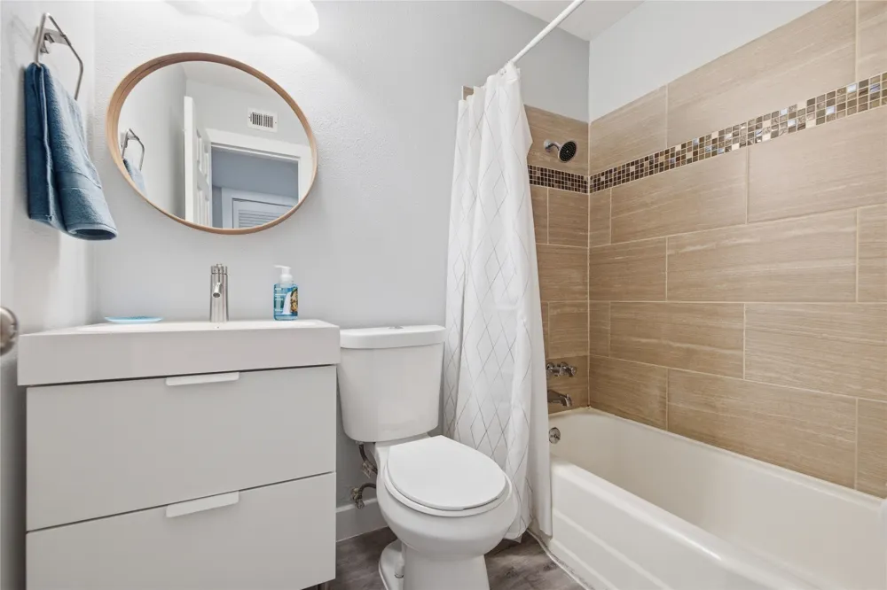 2401 Manor Road #232 Austin, TX 78722