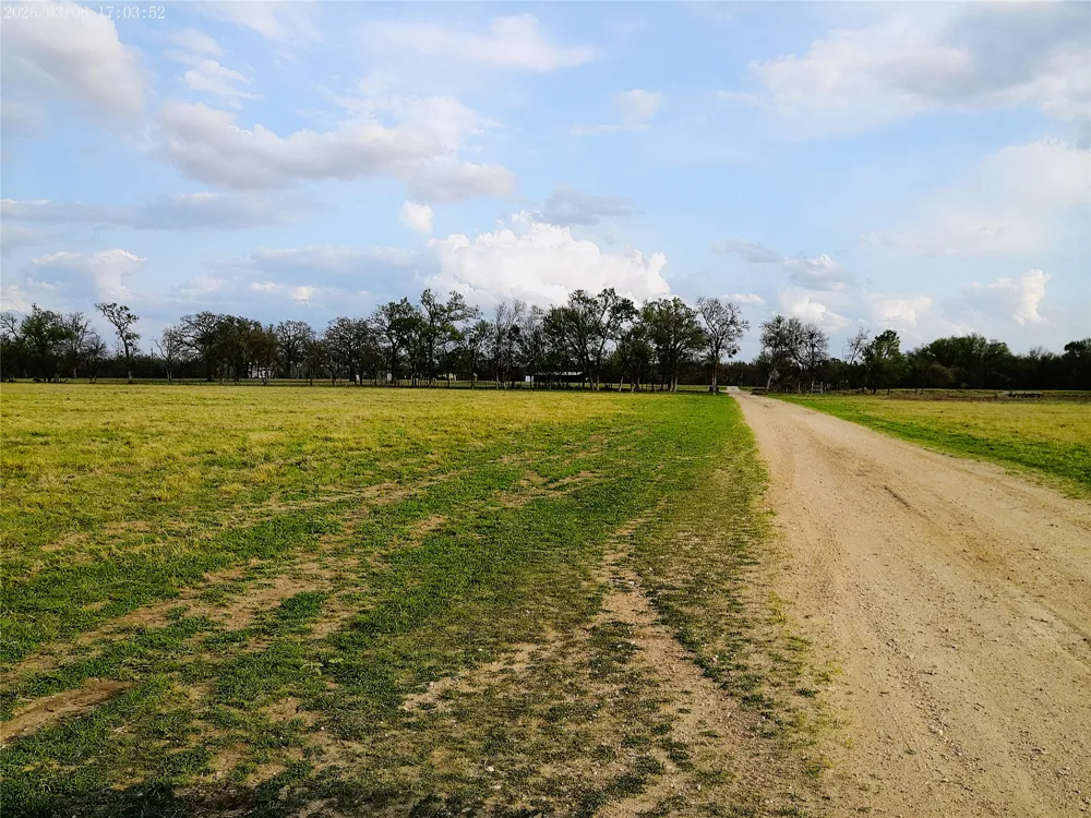 1042 Los Ranchitos Road Cameron, TX 76567