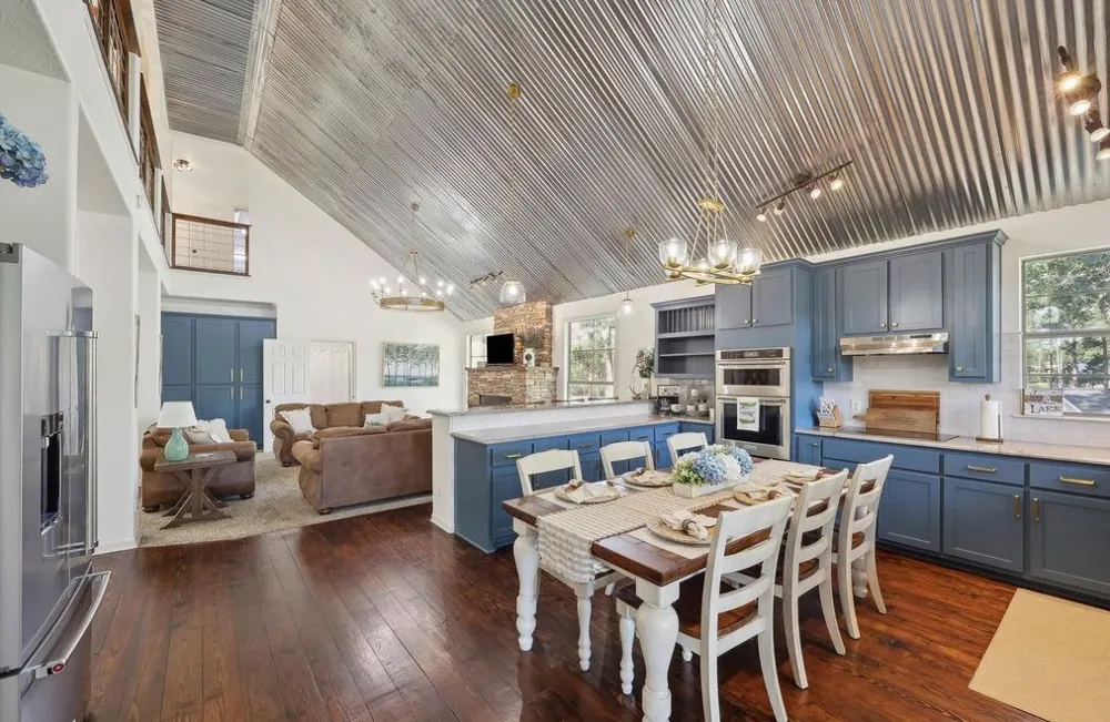 243 Riverbirch Browndell, TX 75931