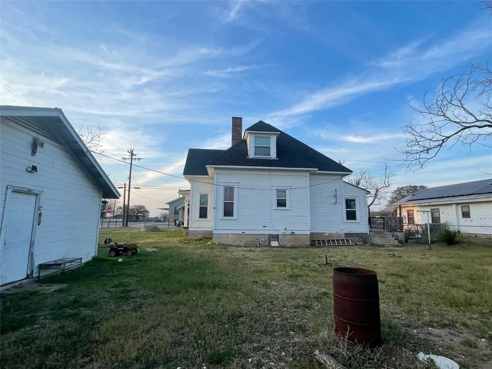 215 W Main Street Lometa, TX 76853