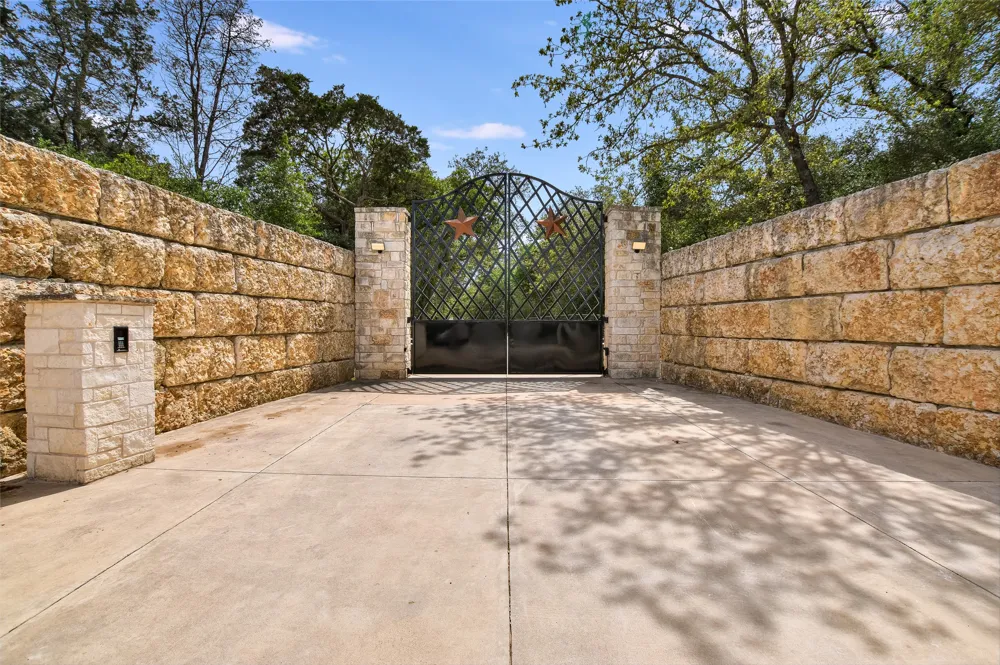 2187 Highway 290 E McDade, TX 78650