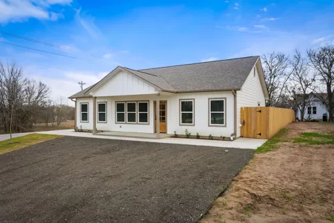 103 Lentz Main Street
