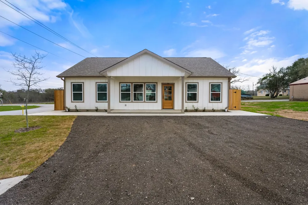 103 Lentz Main Street Red Rock, TX 78662