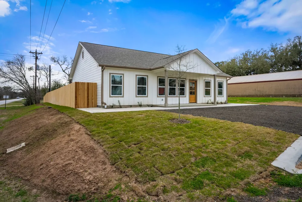 103 Lentz Main Street Red Rock, TX 78662