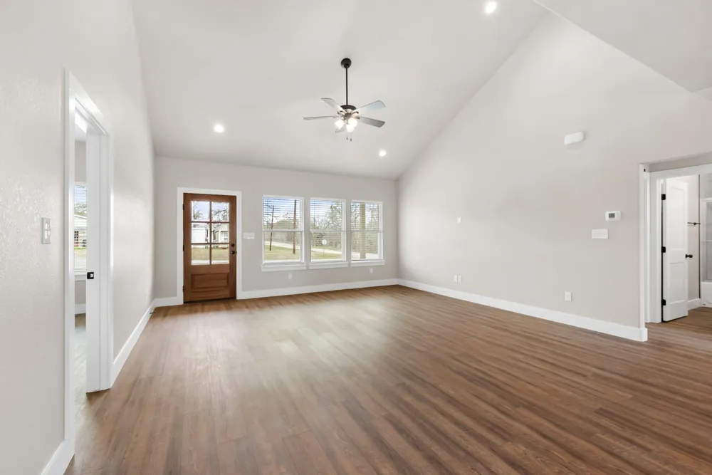 103 Lentz Main Street Red Rock, TX 78662