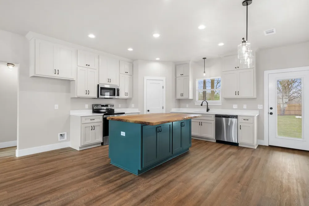 103 Lentz Main Street Red Rock, TX 78662