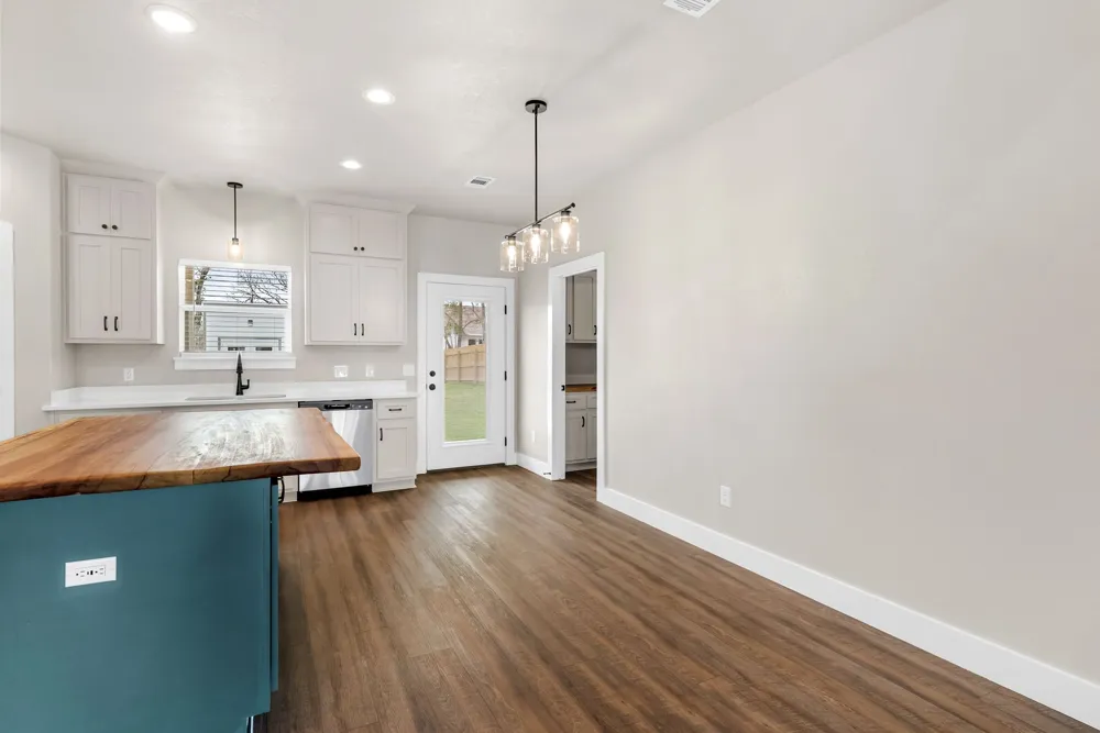 103 Lentz Main Street Red Rock, TX 78662