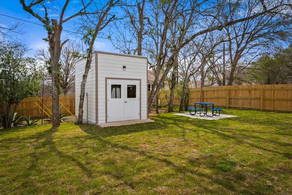103 Lentz Main Street Red Rock, TX 78662