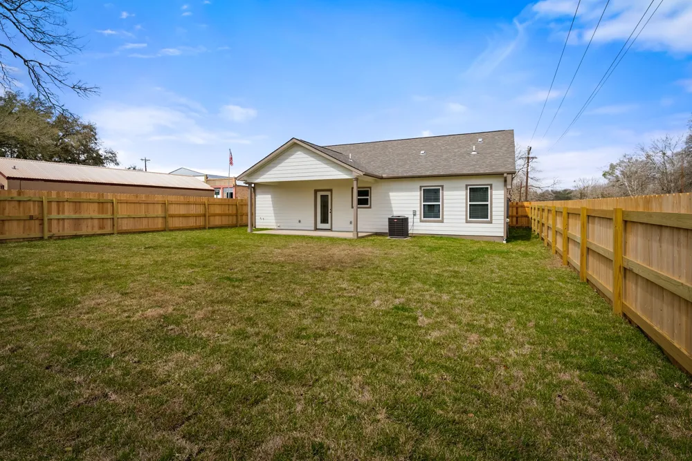 103 Lentz Main Street Red Rock, TX 78662