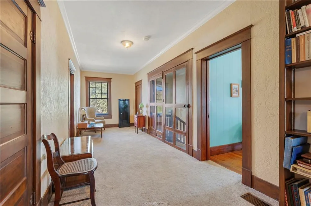 501 W Buck Street Caldwell, TX 77836