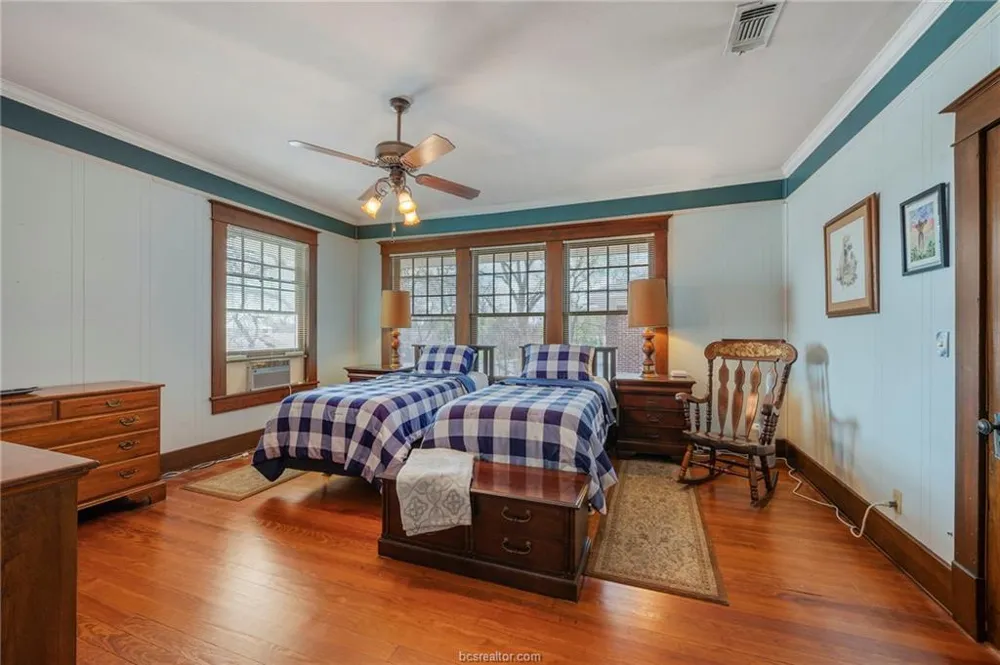 501 W Buck Street Caldwell, TX 77836