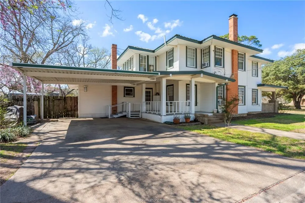 501 W Buck Street Caldwell, TX 77836