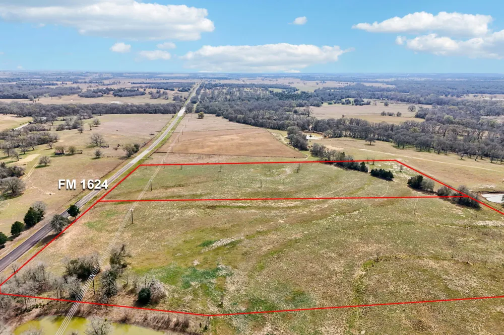 2 FM 1624 Lincoln, TX 78948