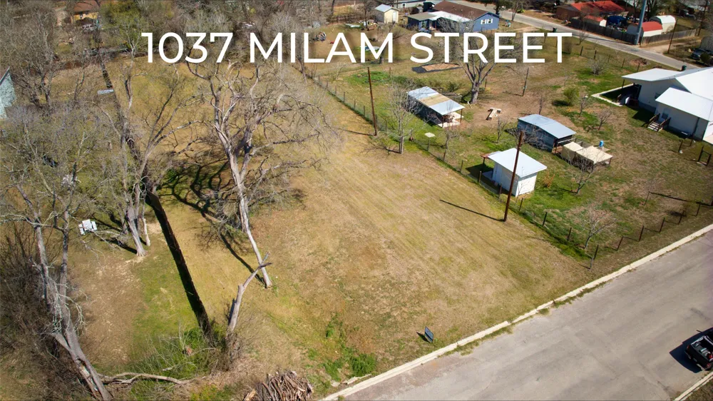 1037 Milam Street Luling, TX 78648