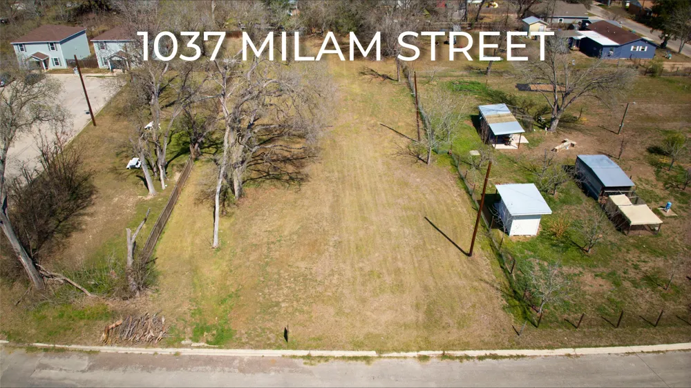 1037 Milam Street Luling, TX 78648