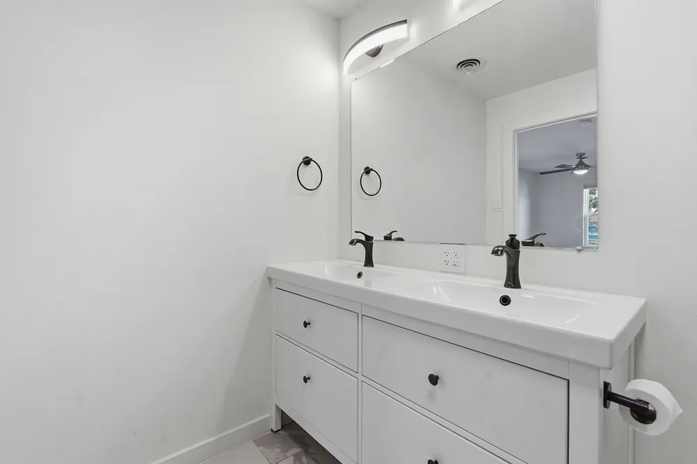 2612 Little John Lane Austin, TX 78704