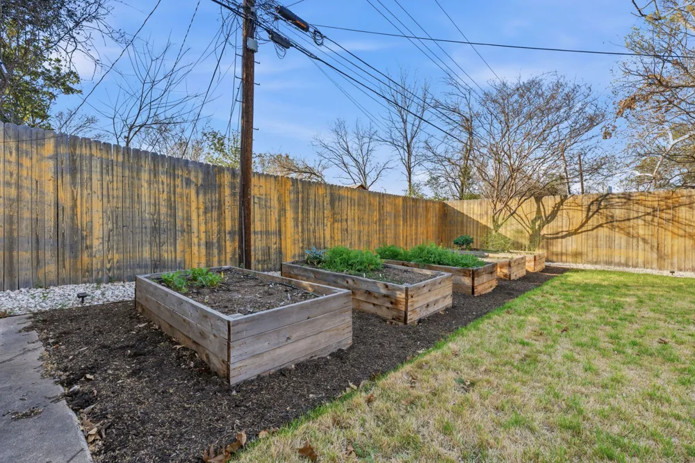 2612 Little John Lane Austin, TX 78704