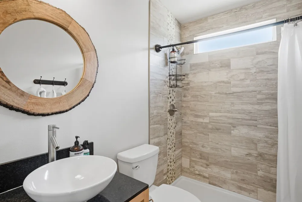 530 Pioneer Trail Dripping Springs, TX 78620