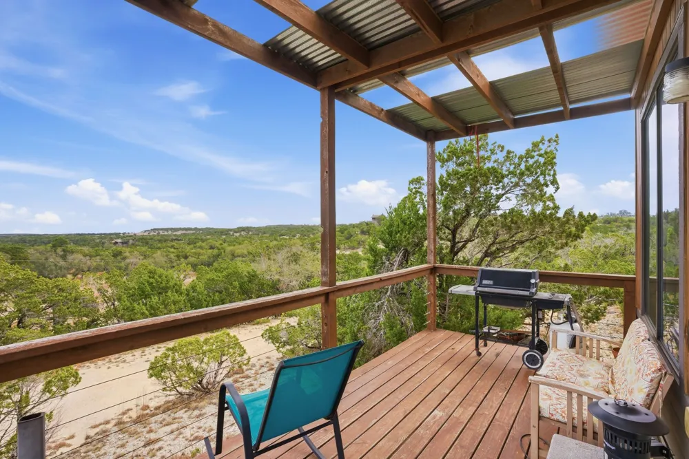 530 Pioneer Trail Dripping Springs, TX 78620