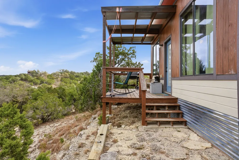 530 Pioneer Trail Dripping Springs, TX 78620