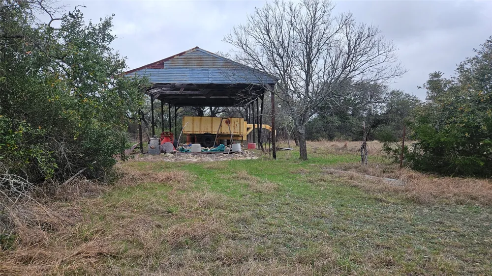 C.R,316 Walburg, TX 78626