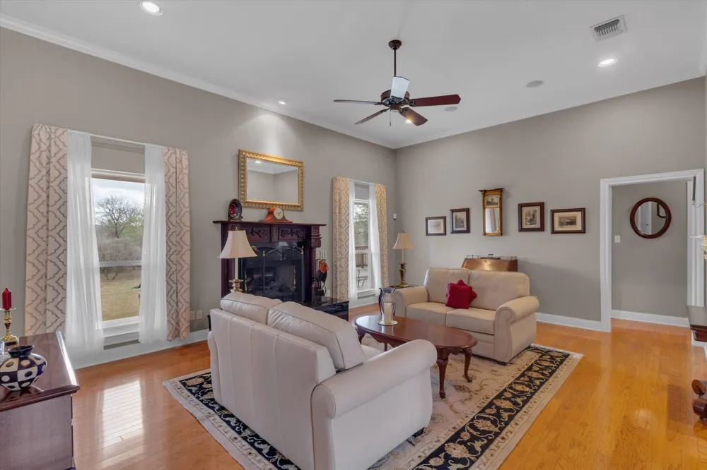 2235 Summit Ridge Drive San Marcos, TX 78666