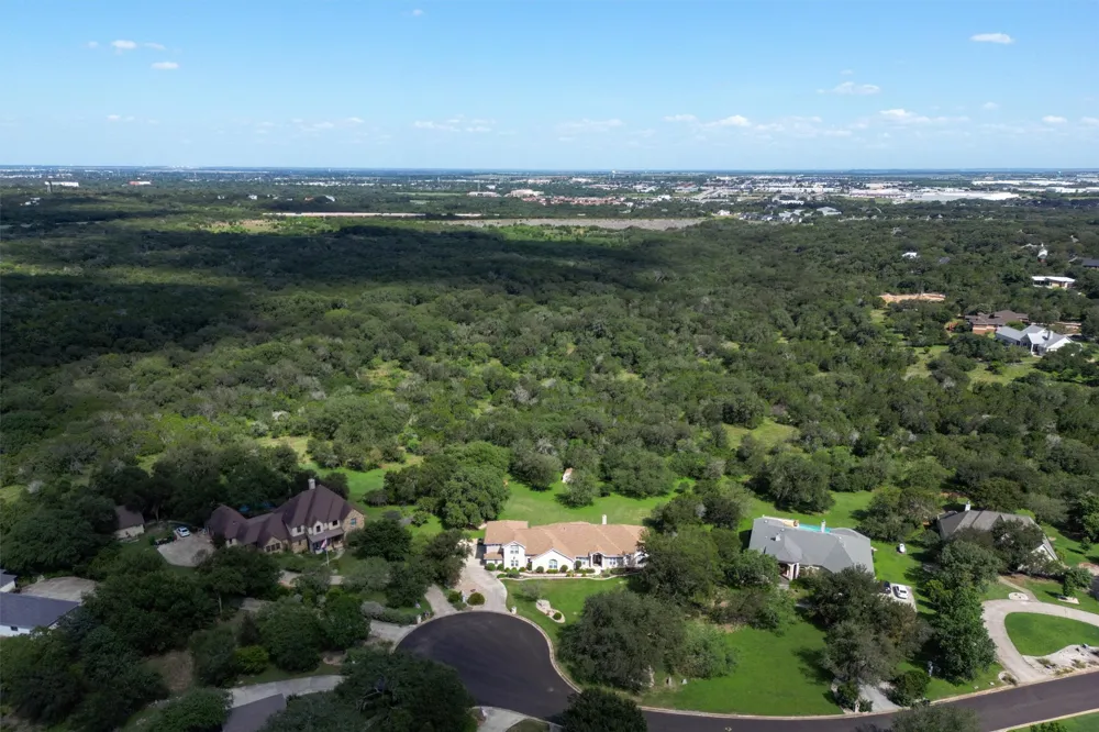 2235 Summit Ridge Drive San Marcos, TX 78666