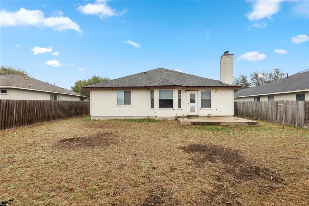 281 Leonardo Street Kyle, TX 78640