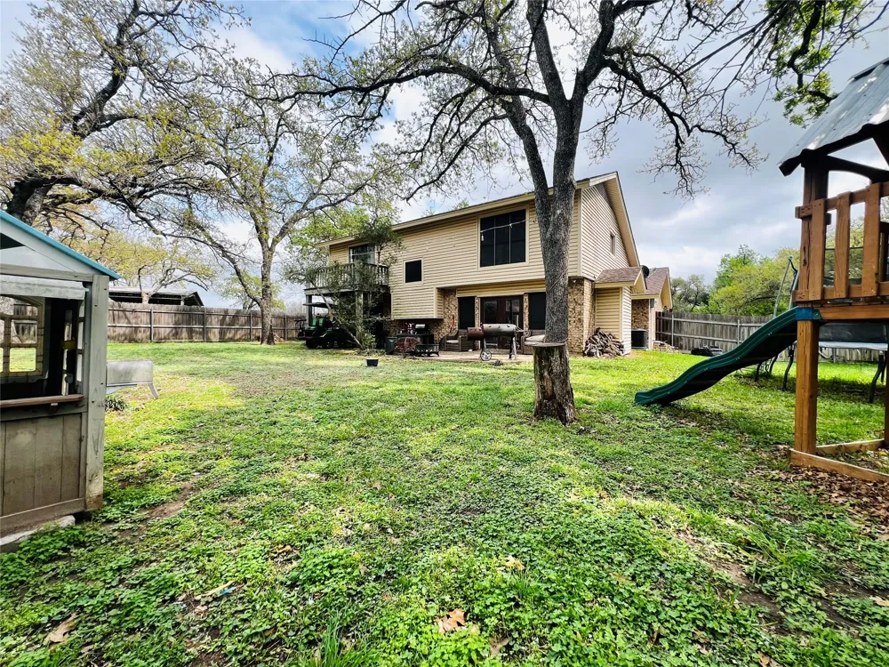 1904 Hoover Avenue Cameron, TX 76520