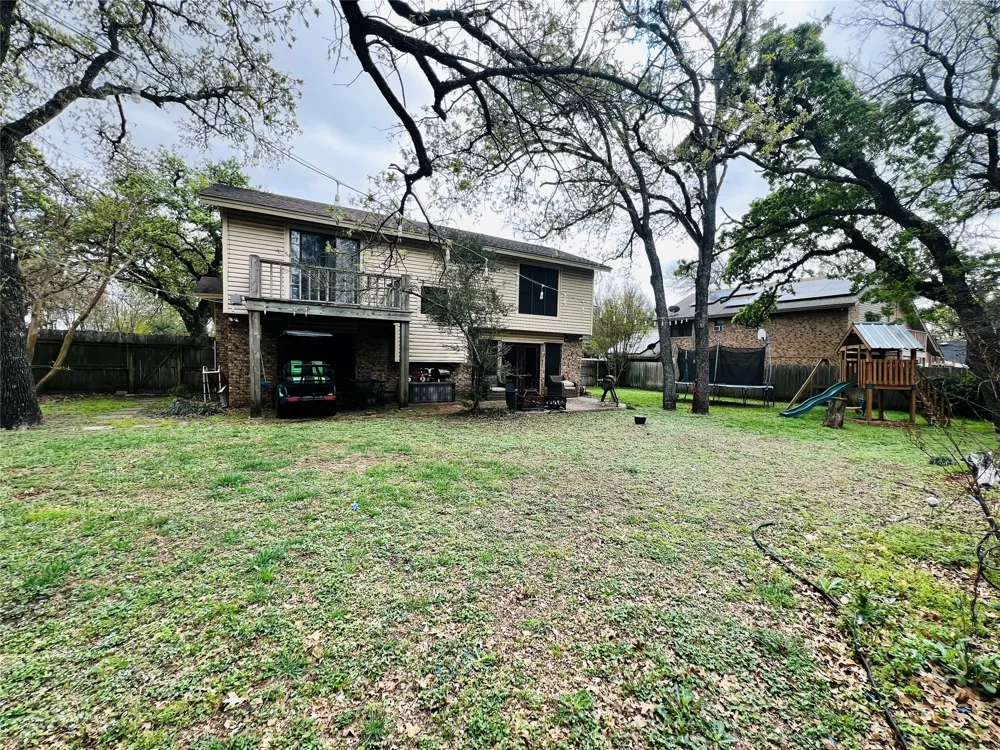 1904 Hoover Avenue Cameron, TX 76520