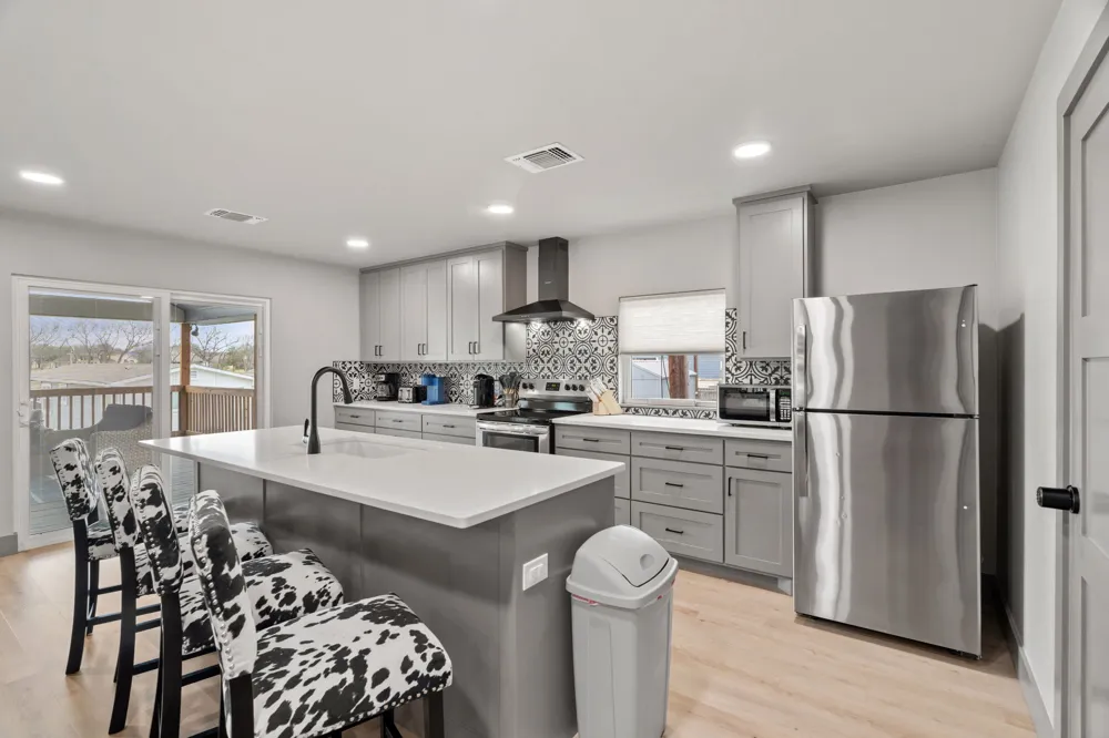 2028 Williams Lakeshore Kingsland, TX 78639
