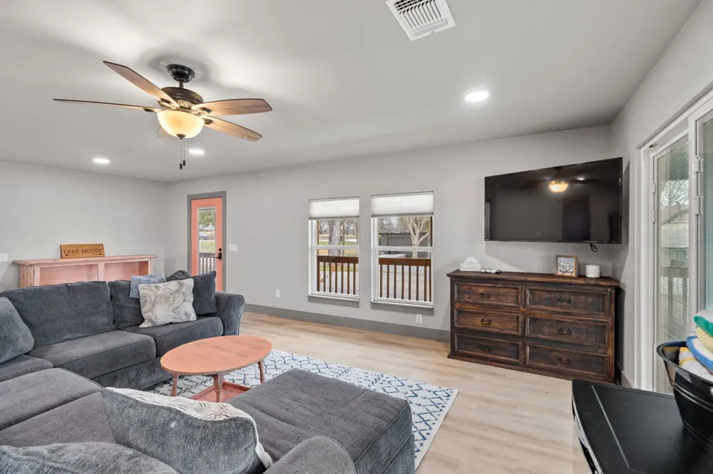 2028 Williams Lakeshore Kingsland, TX 78639