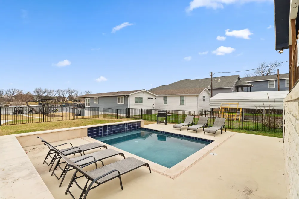 2028 Williams Lakeshore Kingsland, TX 78639