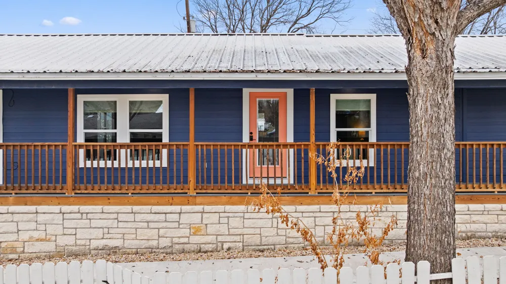 2028 Williams Lakeshore Kingsland, TX 78639