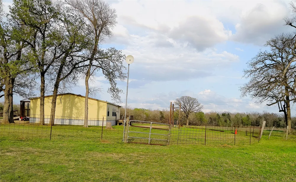 1042 Los Ranchitos Road Cameron, TX 76520