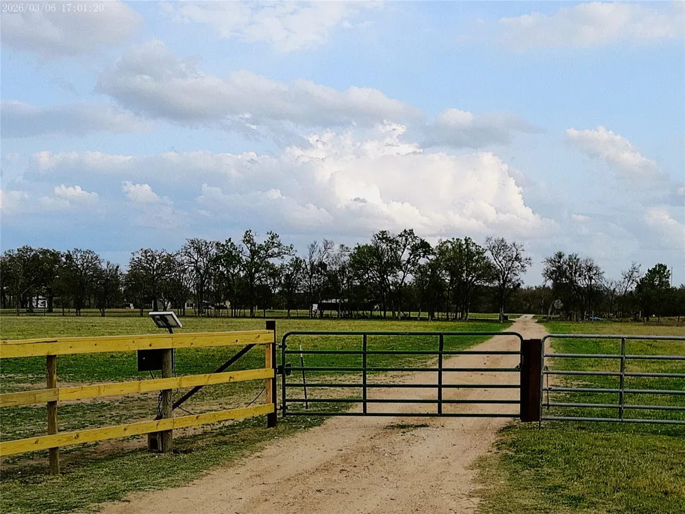 1042 Los Ranchitos Road Cameron, TX 76520