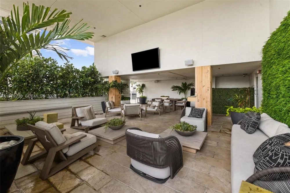 1830 S Ocean Dr #2105 Hallandale Beach, FL 33009