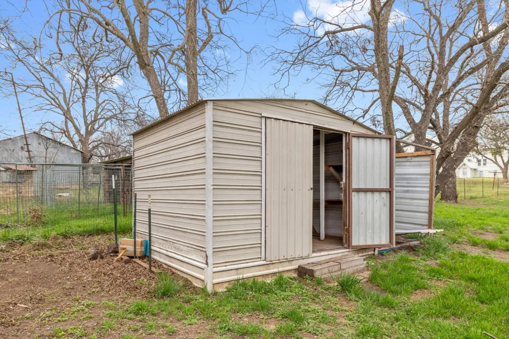 608 4th St Blanket Early, TX 76432