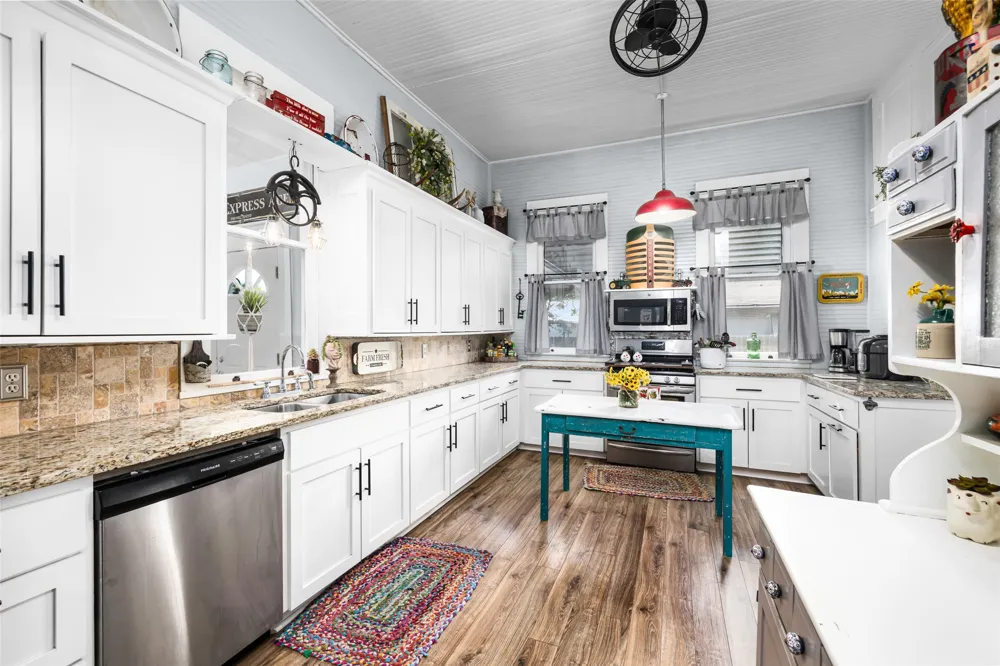 409 W Clark Street Bartlett, TX 76511