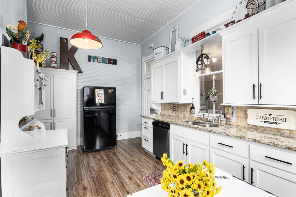 409 W Clark Street Bartlett, TX 76511