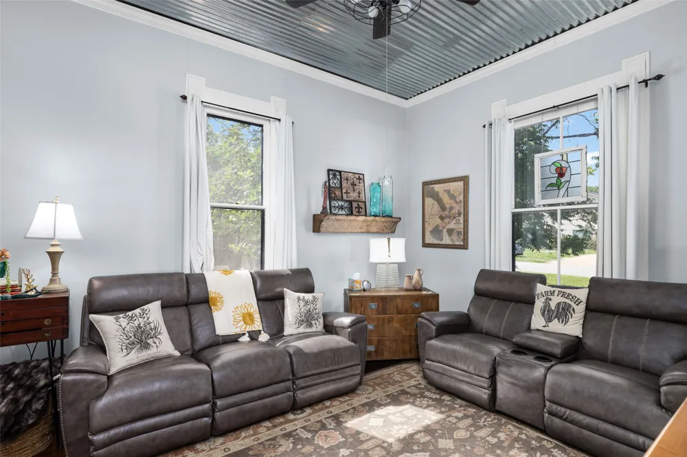 409 W Clark Street Bartlett, TX 76511