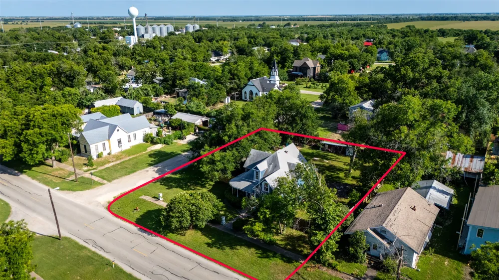 409 W Clark Street Bartlett, TX 76511